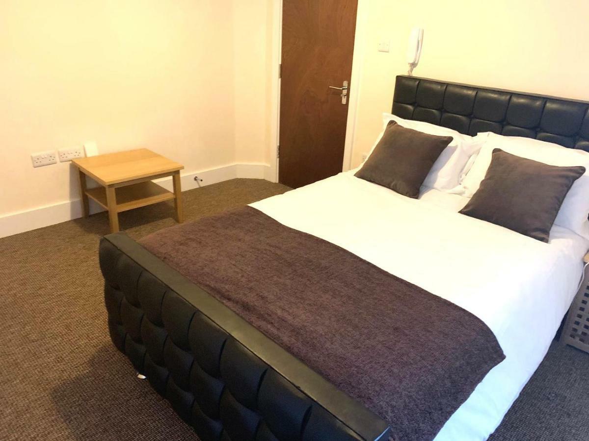 Serviced Accommodations Luton  Luaran gambar