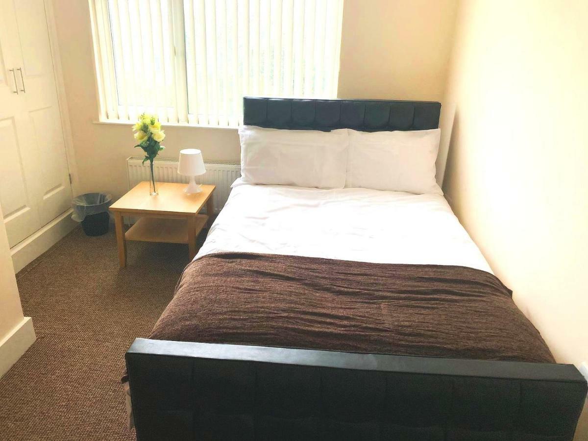 Serviced Accommodations Luton  Luaran gambar